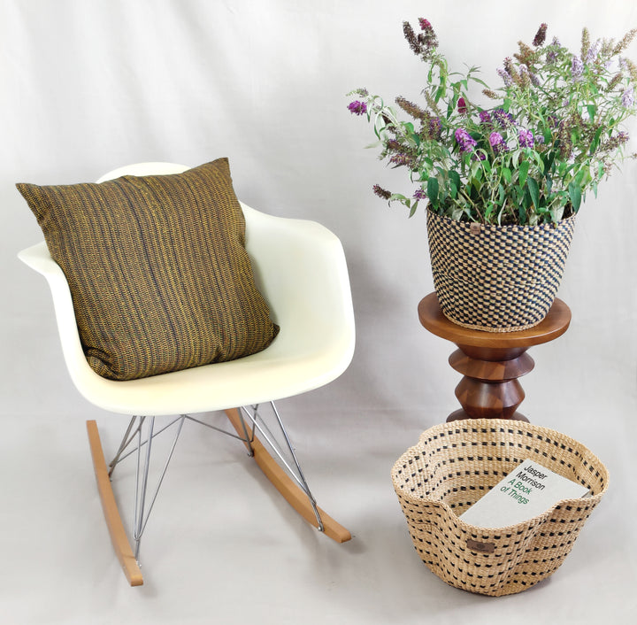 Gewebtes Kissen TWO IS ONE (gelb, dunkelblau)