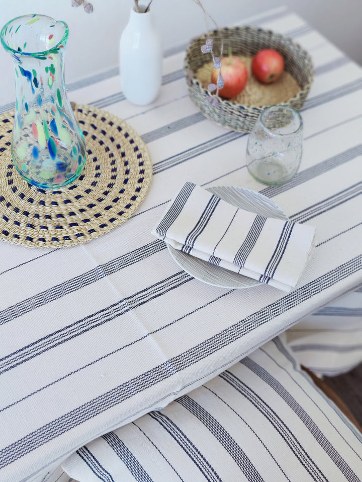 Gewebtes Kissen TSIAME (naturweiss, royalblau)