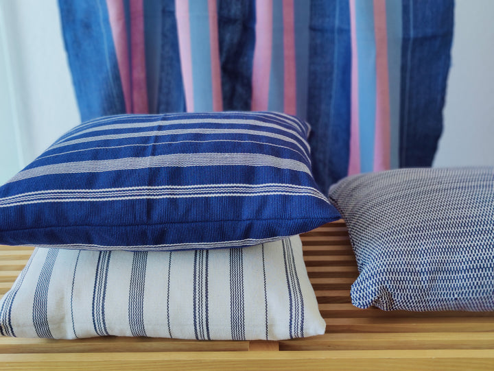 Gewebtes Kissen TSIAME (royalblau, beige)
