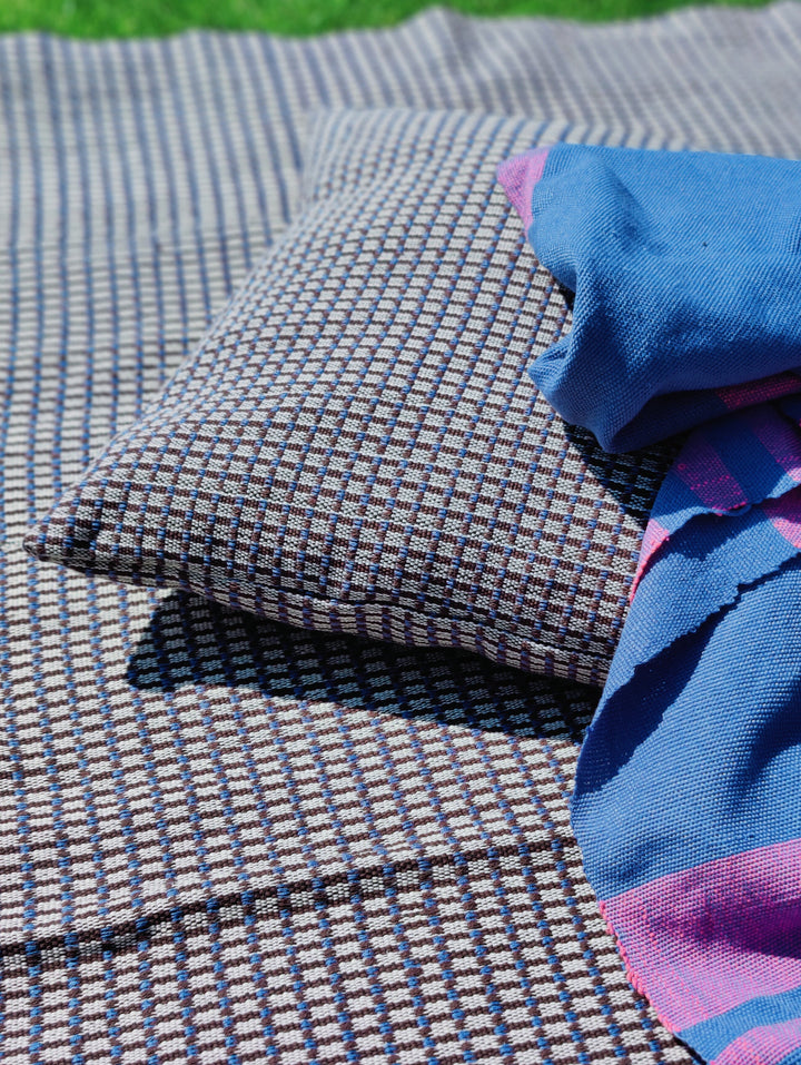 Gewebtes Kissen ABILITY (himmelblau, kaffeebraun, beige)