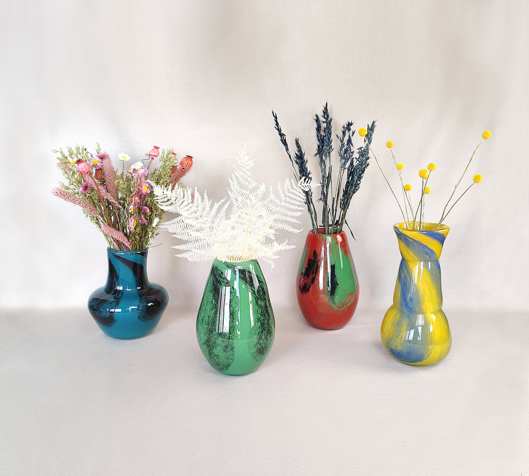 Vase Rose (green, red, blue, black)